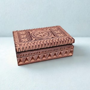 Vintage Eastern European Hand Carved Wooden Trinket Box – Folk Art Star & Floral Design – Rustic Jewelry Keepsake Storage