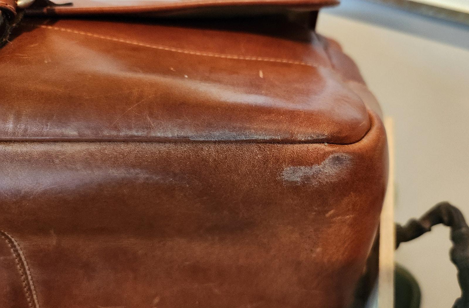 Vintage Banana Republic Leather Messenger Bag – Brown