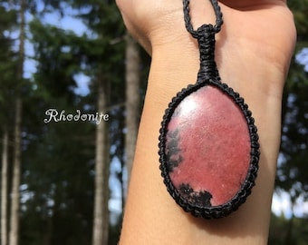 Hand carved wooden necklace with Rhodonite crystals and macrame spiral
