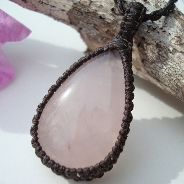 Rose Quartz Pendant/Soothing/Compassion/Heart Chakra/Rose Crystal/Rose Quartz Necklace/Macrame Jewelry/Rose Quartz Jewelry/Gaia/Pink Stone