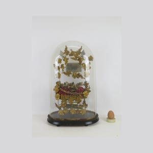 Antique French Wedding Globe with Gilded Ornaments, Glass Dome & Velvet Cushion – 19th Century Bridal Souvenir Display LN6