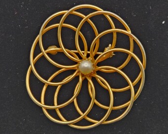 Unbranded Geometric Spiral Pearl Brooch Womens Gold Tone Mid Century Modernist