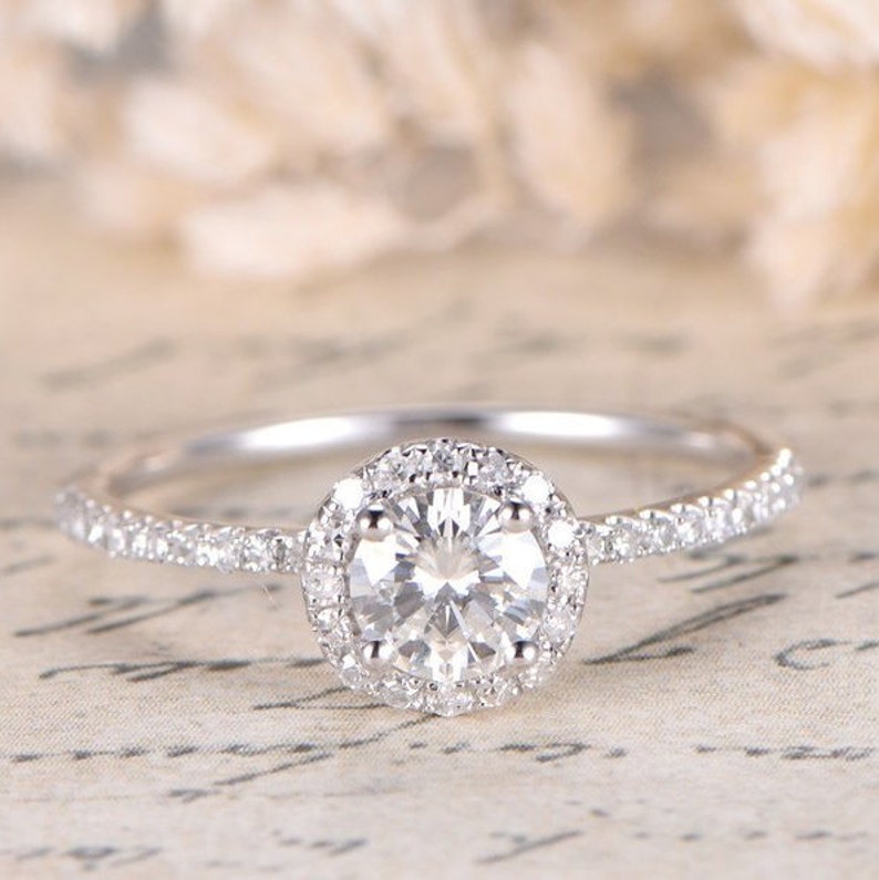 5mm Round Cut VVS Moissanite Ring Moissanite Engagement Ring Etsy
