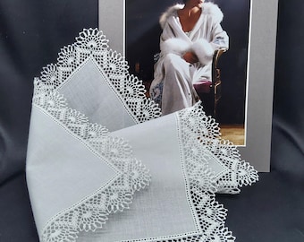 Crown Pattern Wide Version Handkerchiefs.