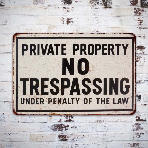 Vintage Style Metal 'Private Land No Trespassing' Sign - Aged Look Aluminum Warning Sign For Gates & Property