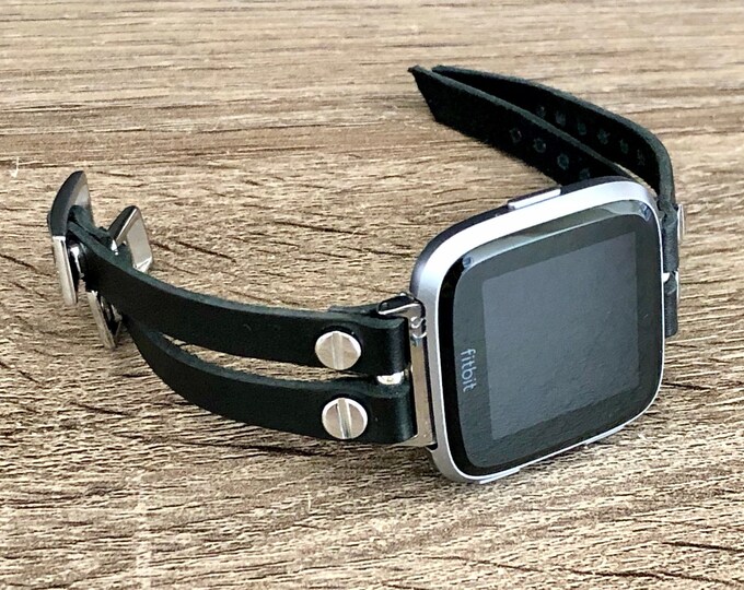 fitbit versa silver with black band