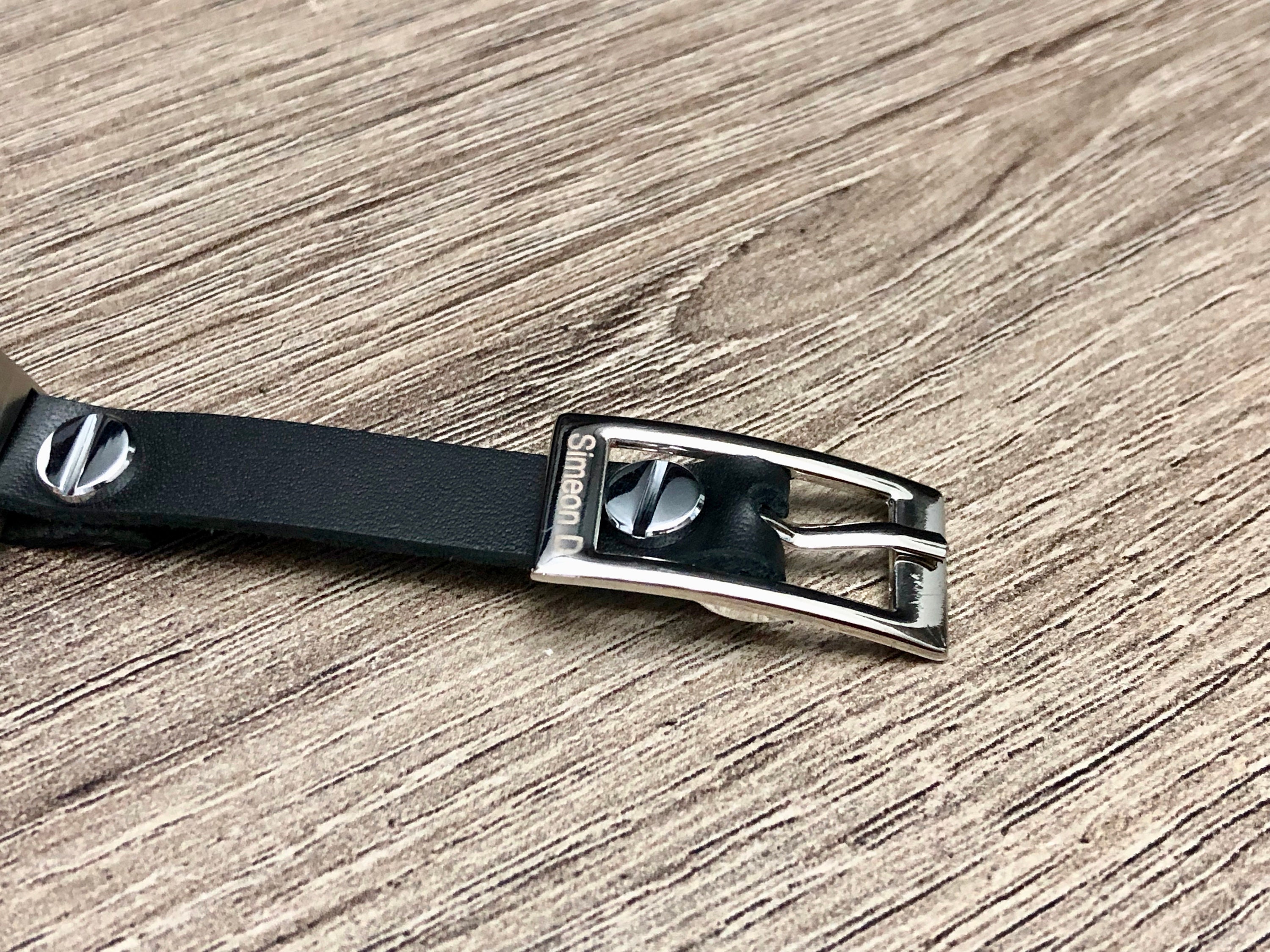 fitbit versa silver with black band