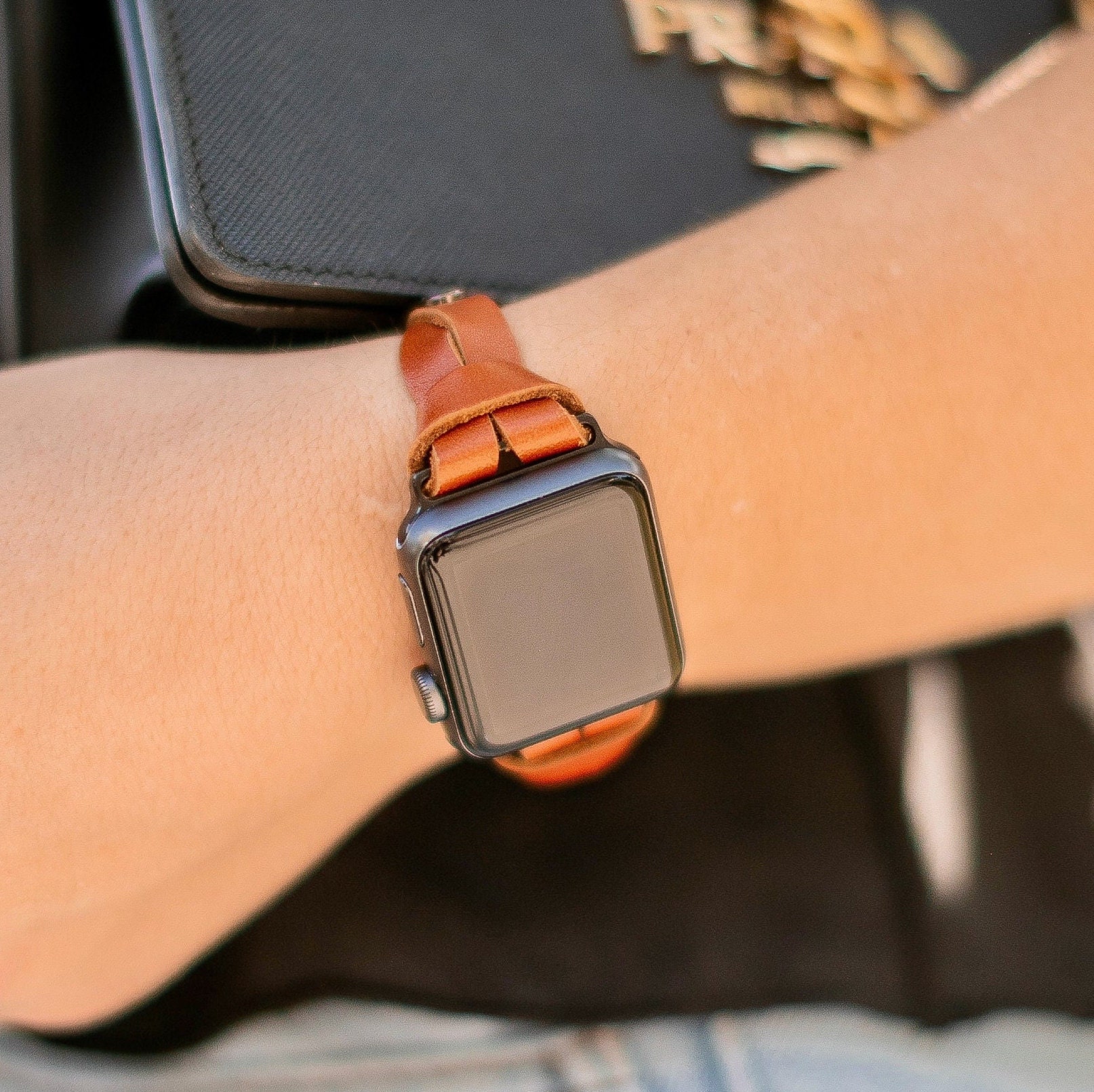 Slim Leather Apple Watch Strap Band 38mm 40mm 41mm 42mm 44mm 45mm Women apple-watch-se-2nd-generation-gps-40mm-aluminum-case-with-midnight