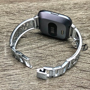 Argenté Fitbit Versa 2 bandes, bracelet jonc réglable avec breloque image 5
