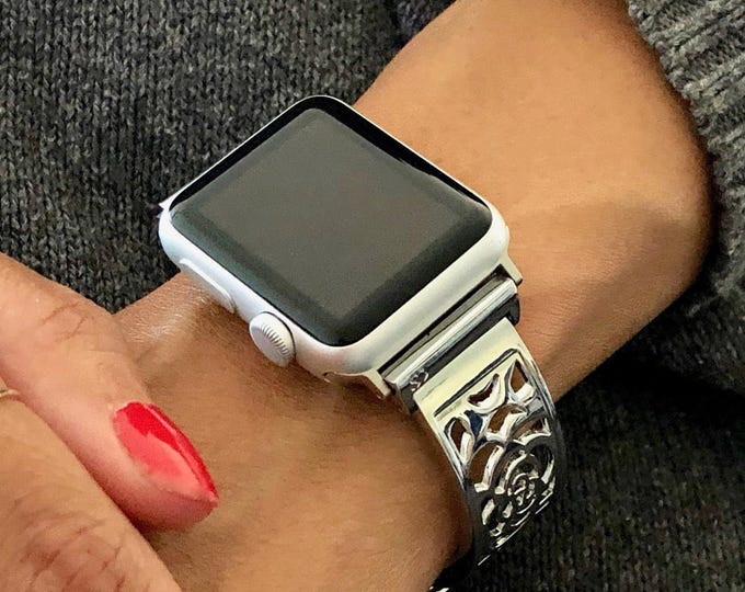 Elegant Apple Watch Band Feminine Charm Metal Bracelet 42mm 46mm 41mm 45mm 40mm 44mm 38mm Ultra, Silver Smartwatch Strap, Adjustable Links