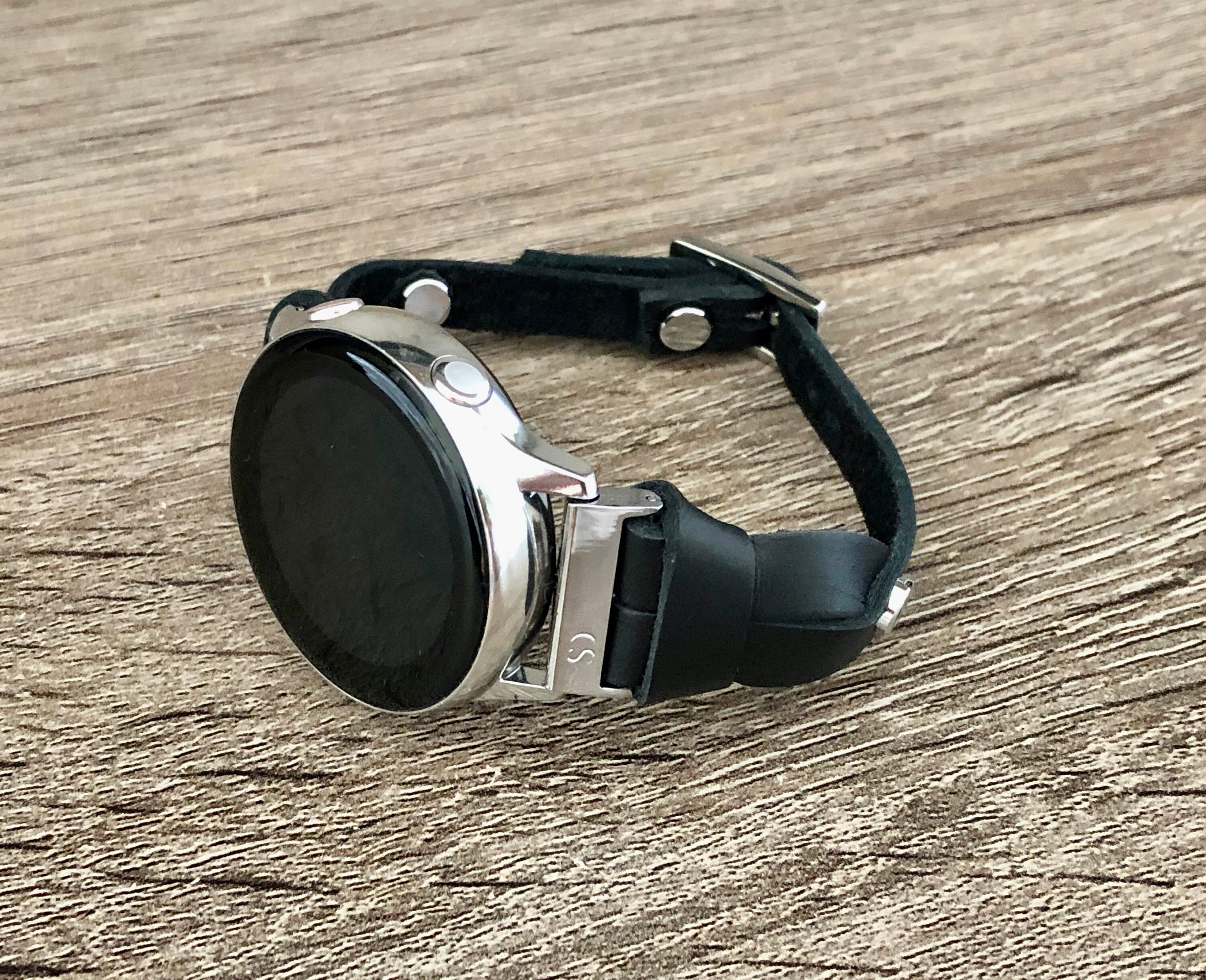 Montre connectée Mixte Galaxy Watch Active 2 SM-R820NSDAXEF - Bracelet Cuir  Marron sur Bijourama, référence des bijoux Mixte en ligne