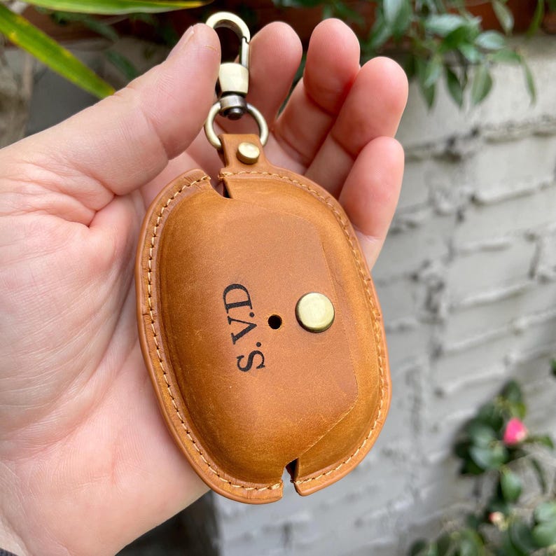 Personalized Leather Sony WF-1000XM5 Earbuds Case: Handmade Shockproof Clip image 3