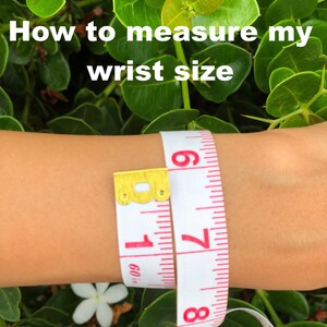 Correa de cuero marrón para Fitbit Charge 6: correa fina de doble vuelta, pulsera con detalles plateados imagen 4