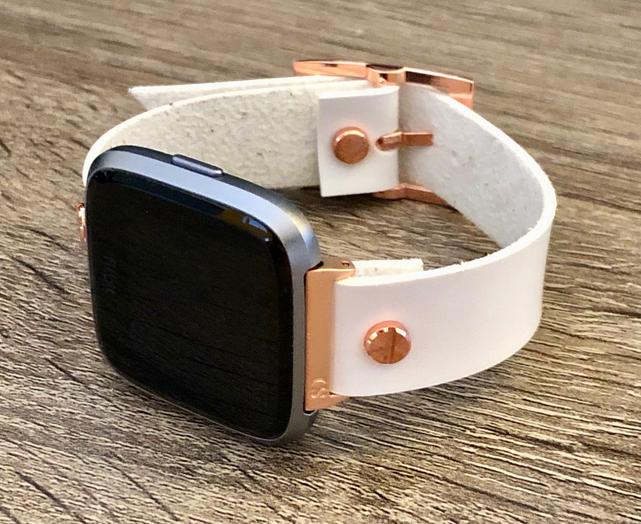 fitbit rose gold versa 2