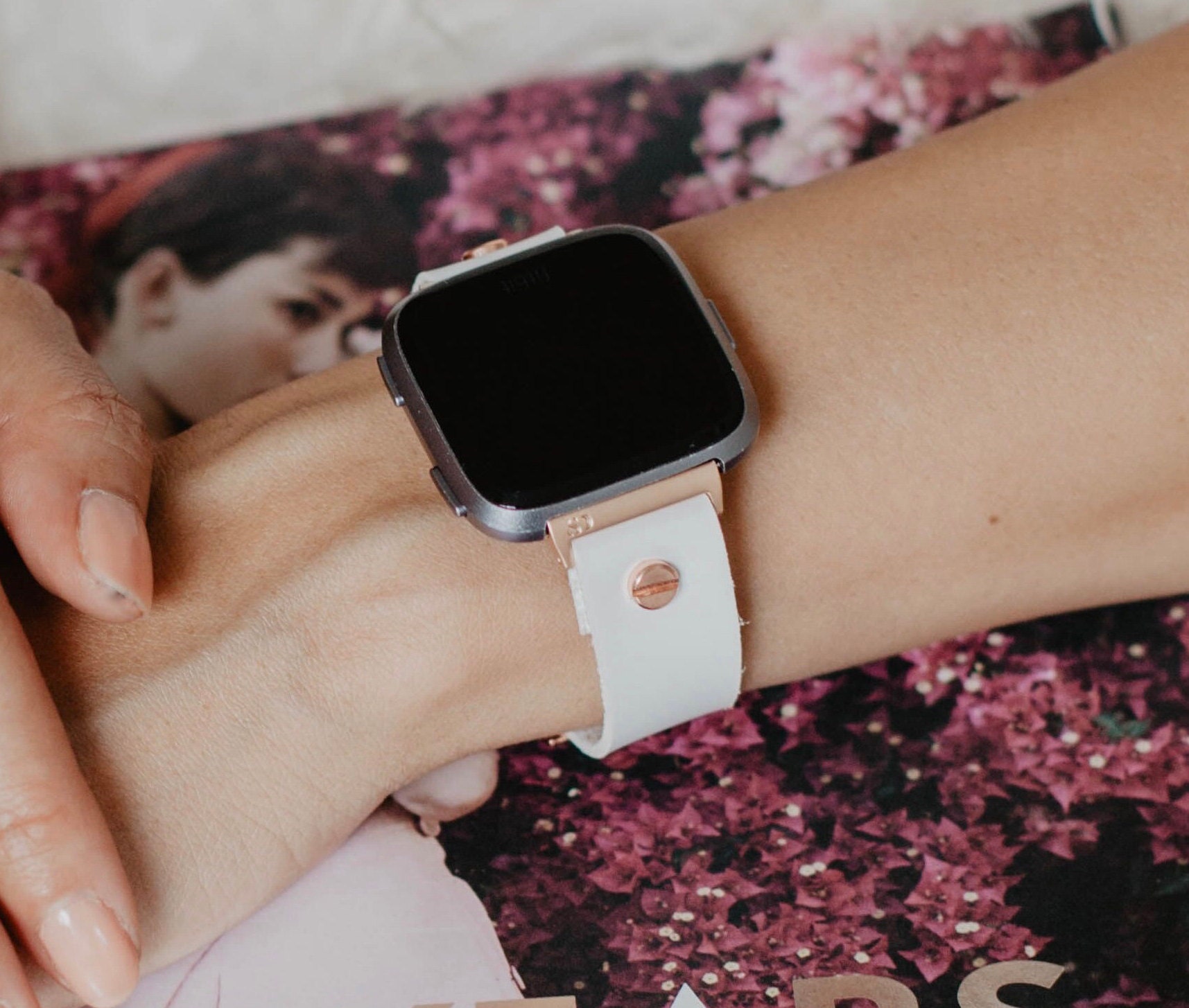 versa white band