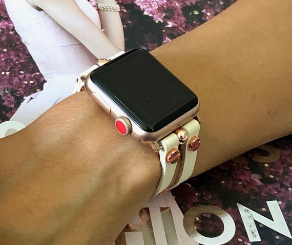 white apple watch with rose gold band