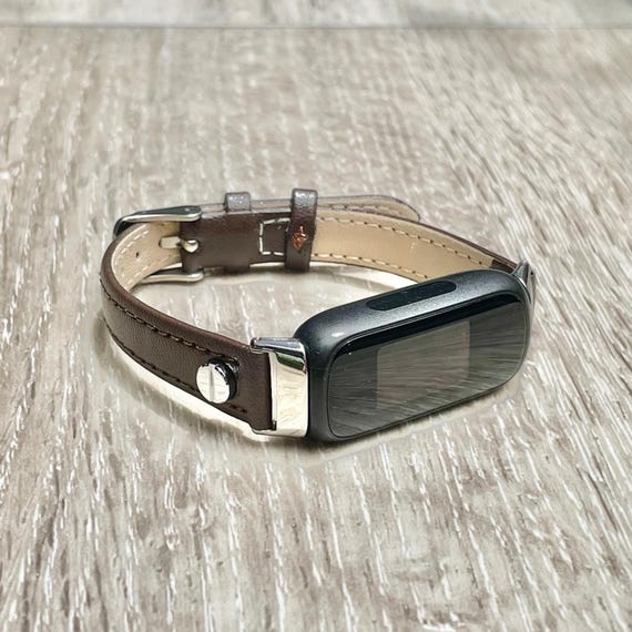 ダークブラウンレザー製 Fitbit Inspire 3 バンド、スリムストラップ 