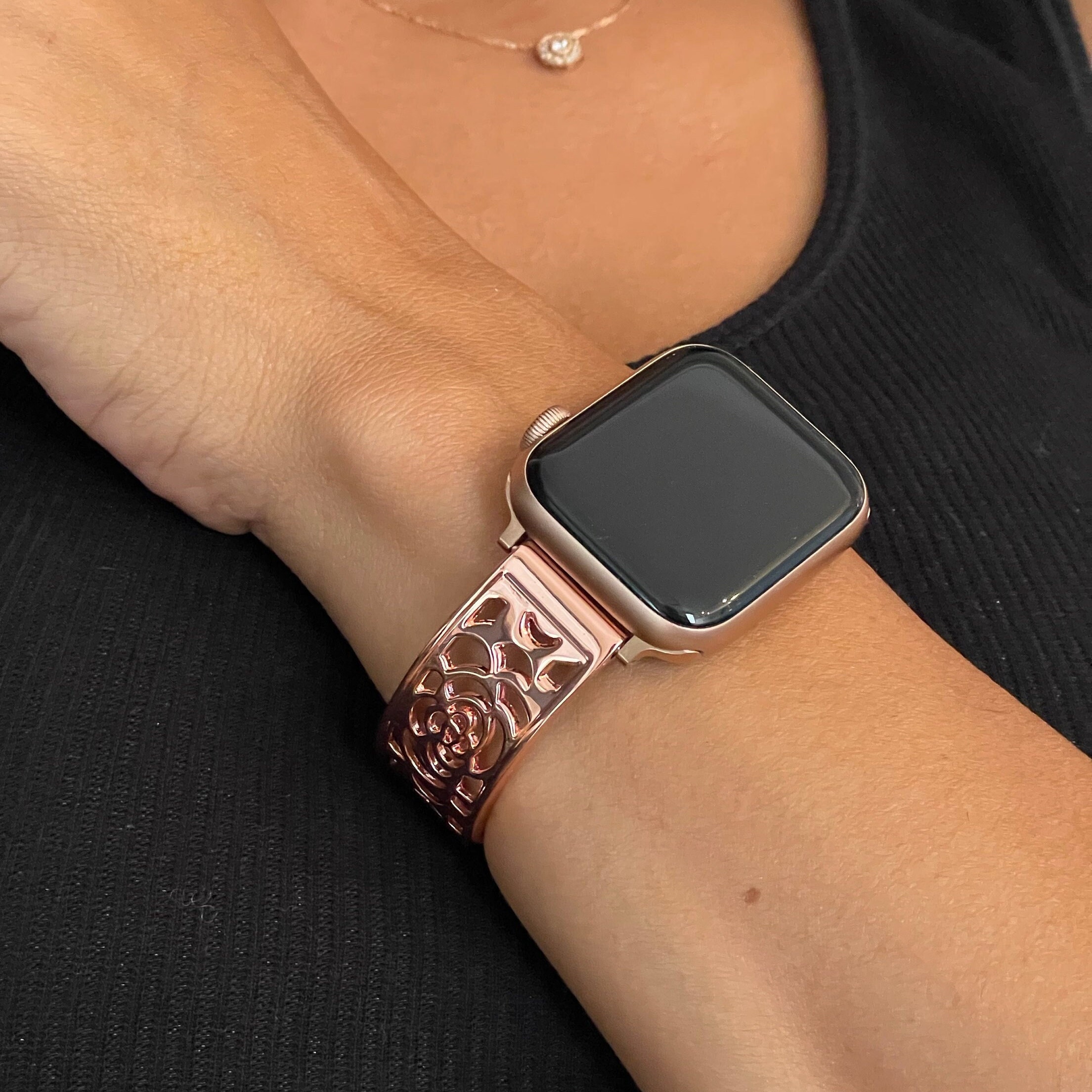 Apple watch rose gold deals wristband