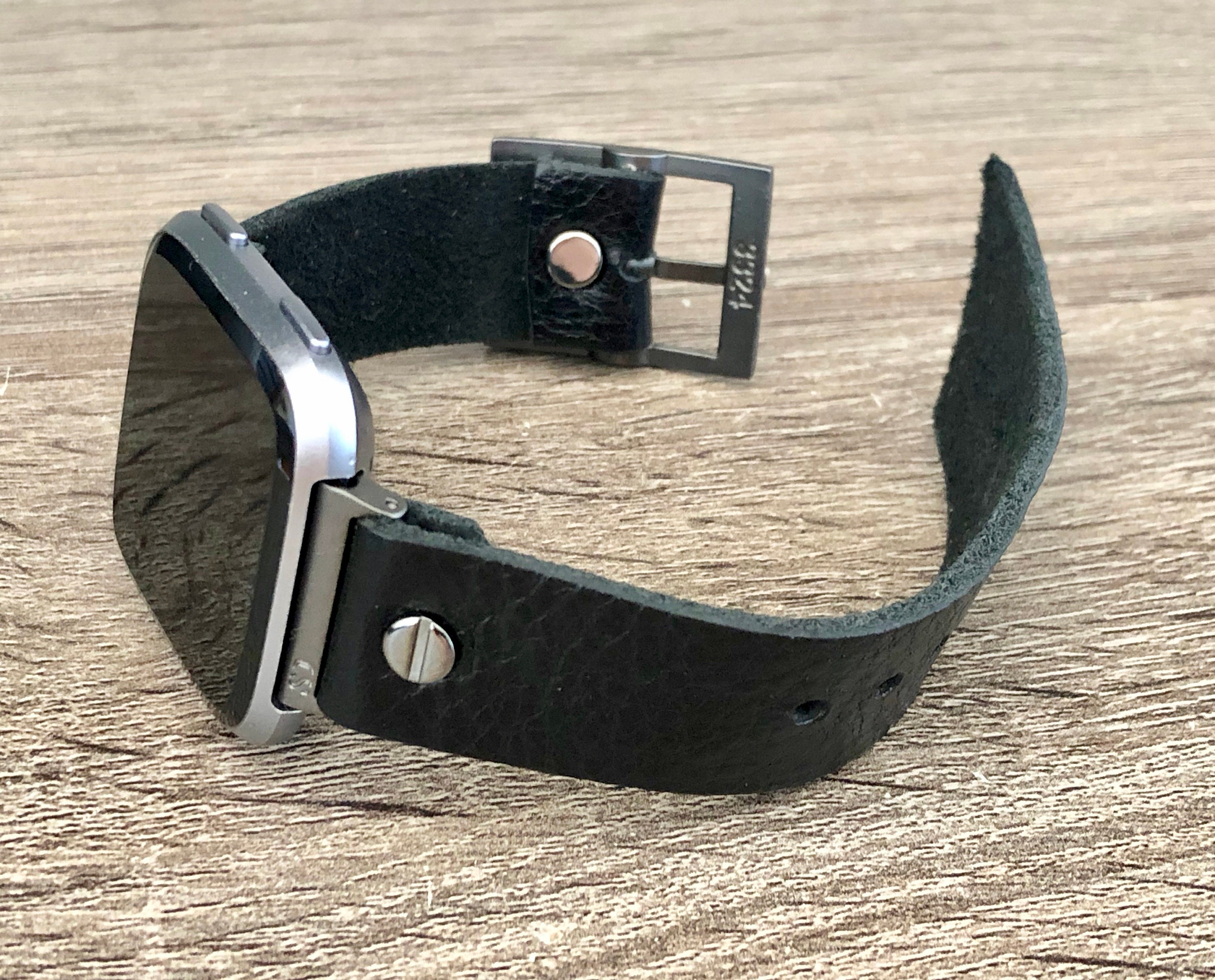 fitbit versa 2 black strap