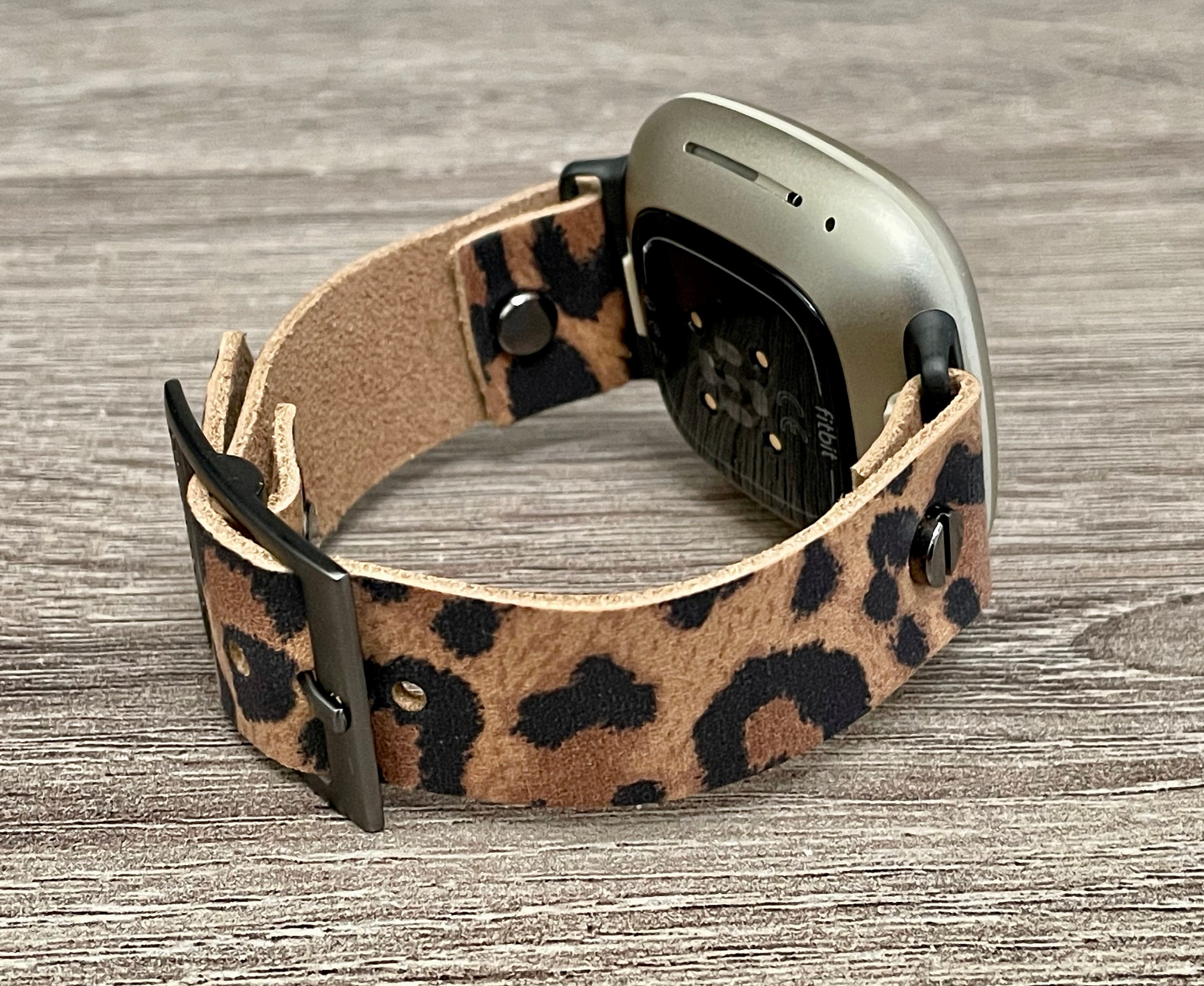 fitbit versa leopard band