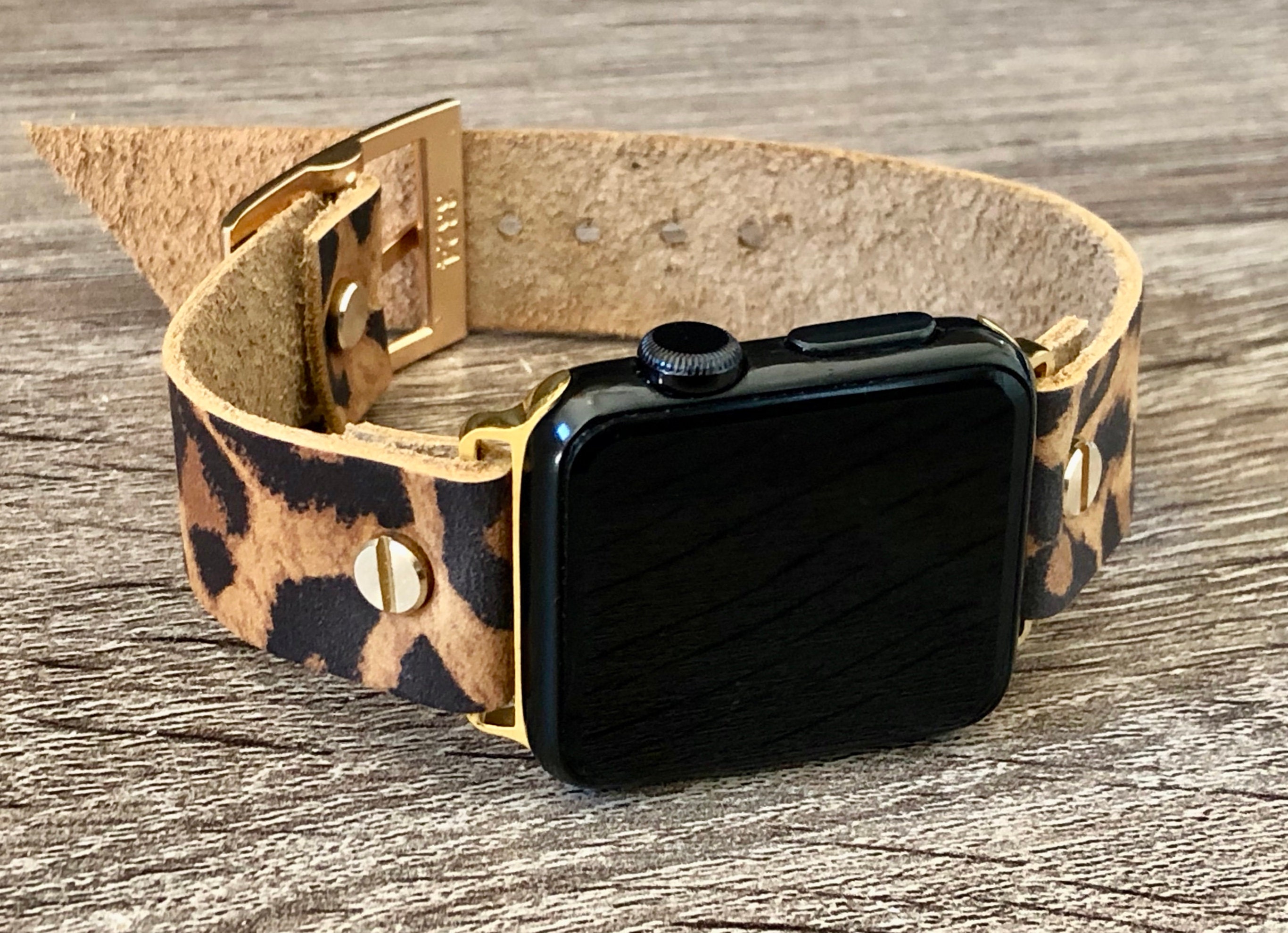Leopard Print Apple Watch Band 40mm 41mm 44mm 45mm Leather iWatch Strap Women Style Smart Watch Bands Wearable Tech Straps Bracelets Leopard Print Apple Watch Band 40mm 41mm 44mm 45mm Leather iWatch Strap Women Style Smart Watch Bands Wearable Tech Straps Bracelets