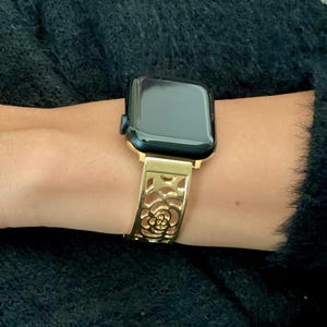 Gold Apple Watch Band 46mm 40mm 41mm 38mm 44mm 45mm 42mm Women Smartwatch Charm Band Luxury Links Bangle Pendant Bracelet Wearable Jewelry
