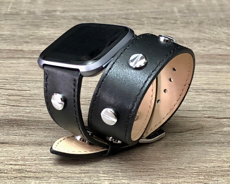 fitbit versa bracelet