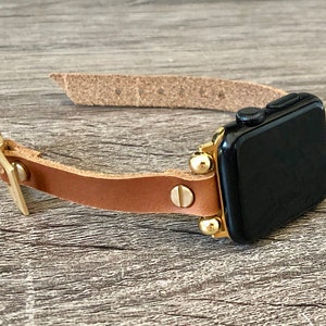 Correa dorada para Apple Watch: Pulsera delgada de cuero para iWatch para mujer imagen 4