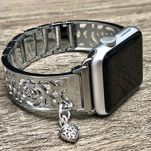 Luxury Apple Watch Band Charm Bracelet 42mm 46mm 41mm 40mm 38mm 45mm 44mm Ultra, Adjustable Links Metal Strap, Feminine Smartwatch Band