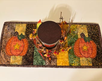 Fall quilted  table topper . Fall  quilted table deco.candle mat,Quilted table mat, Quilted table deco, fall home deco ,Gift for her.