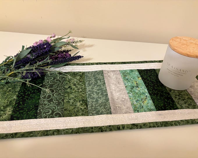 Blooming Grace Quilted Table Topper NCU0NNT1798