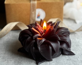 Schwarze Blumenkerze, Lanternenkerze, schwarzes Dekor, langlebige Kerze, Housewarminggeschenk, handgeschnitzte Kerze.
