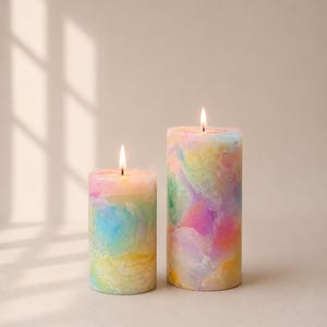 Pastellfarbene Marmor-Säulenkerze | Handgefertigte Dekokerze | Moderne Wohndekoration | Einzugsgeschenk | Farbenfrohe Kerze | Langsam abbrennend