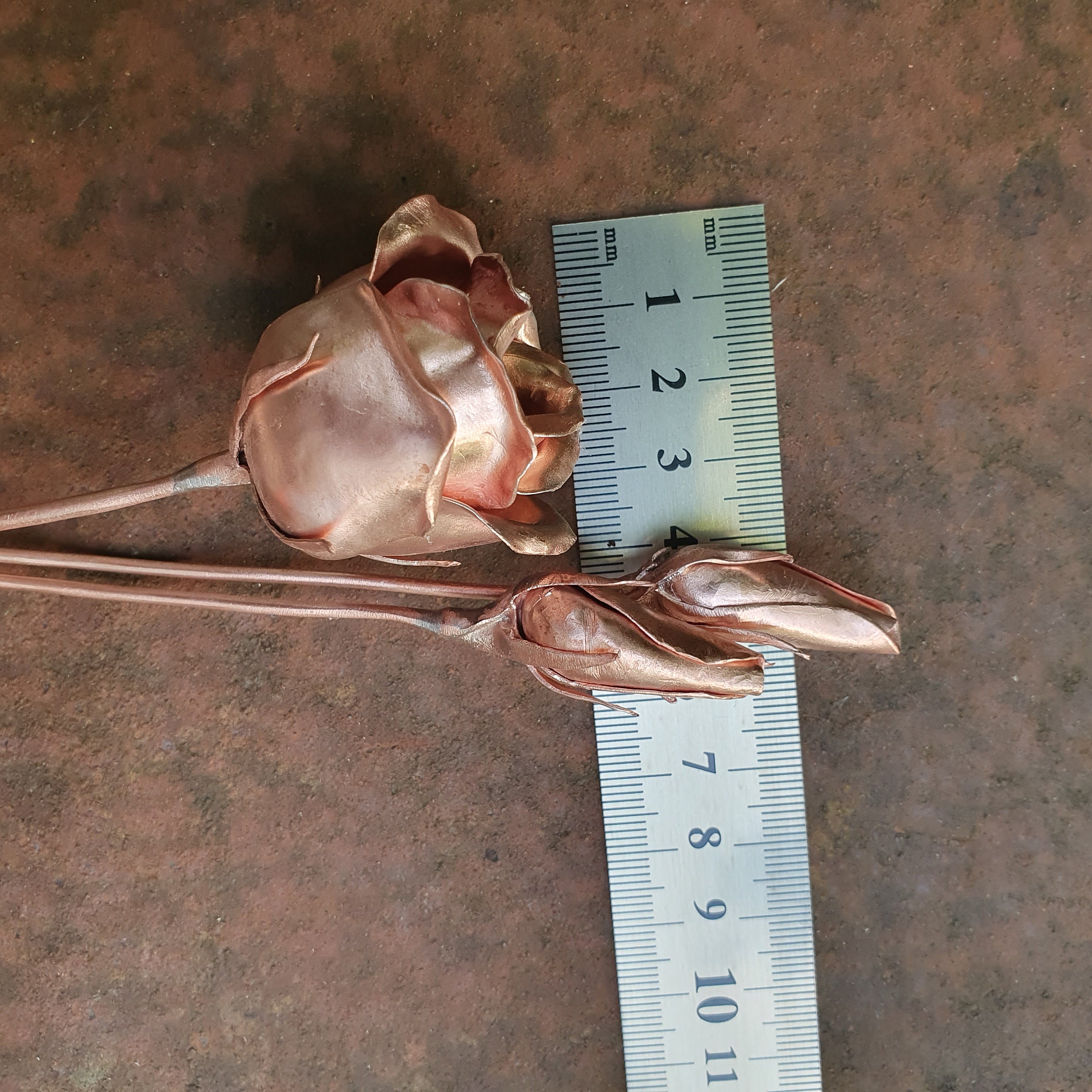 C284 金属製 ロング花器 円錐型ブロンズピンクゴールド 高さ82cm 展示品 Copper Lisianthus, 7th Wedding Anniversary, Metal Art Sculpture