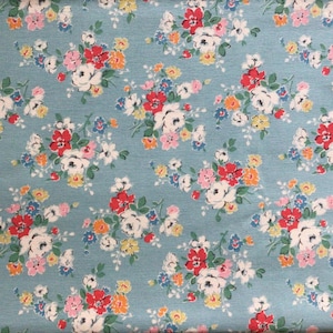 STOFF Cath Kidston Cifton Rosenblumen auf Blau 100% Baumwolle Ente Neue Auswahl an Größen