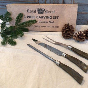 Vintage Regal Crest 3 Piece Carving Set with Bakelite Handles