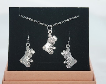 Stocking Necklace Set