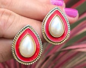 Vintage Teardrop Earrings Scarlet Teardrops, Teardrop Pearl, 80s Enamel Earrings, Lipstick Red Earrings, Fire Engine Red, Pearl Earrings