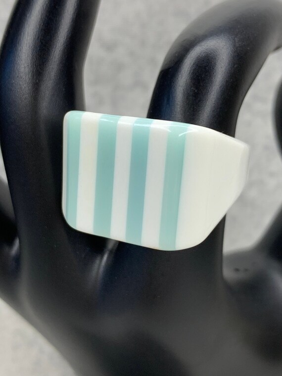 Vintage Mod Lucite Ring, Pastel Lucite Plastic Rin