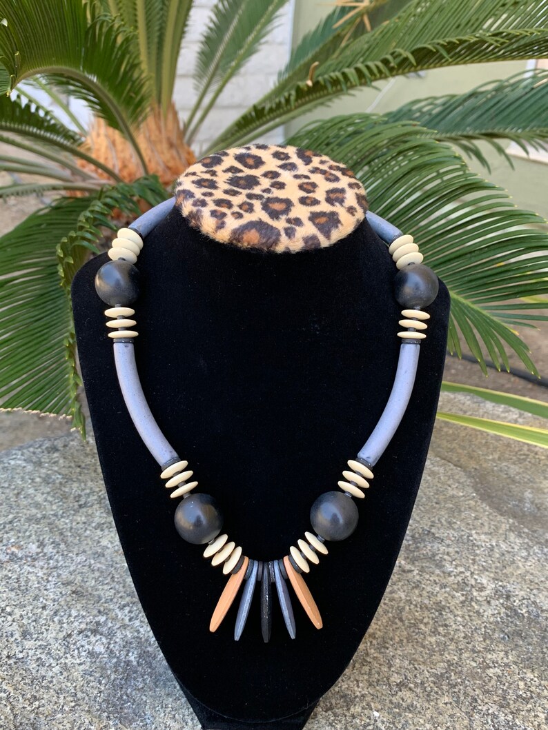 Vintage 80s New Wave Bead Necklace 80s Geometric Bead Necklace Navy Beige 80s Beads Blue Vintage Beads Dynasty Necklace