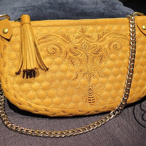 Bordado digital: bolso de mano Queen Bee DIY - Archivo de bordado a máquina en bastidor - Descarga instantánea