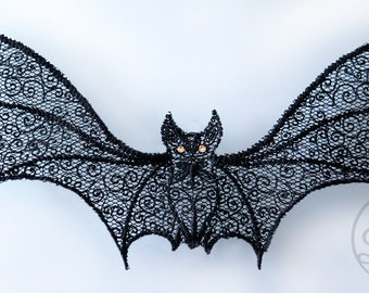 Lacey the Bat - Borduurbestanden met Halloween-thema - 3 maten