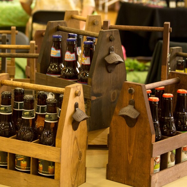 Wooden Beer Tote, Beer Caddy, Beer Carrier, Handmade Beer Tote, Six Pack Carrier, Groomsmen Gift, Gifts for Him