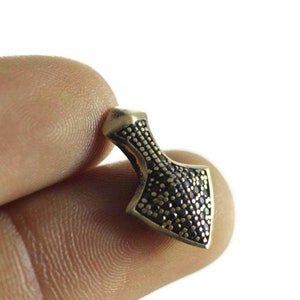 1 Pc Solid Bronze Arrow Head Pendant with Zirconias, 20mm 1 Sided Bracelet Charms, Arrow, arrowhead, arrow charm