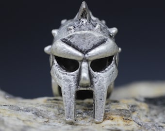 Gladiator helmet Paracord Knife Lanyard Bead, 24x25 mm Matt Silver Lanyard Bead, Knife Paracord Lanyard, Handmade, Paracord Accessories