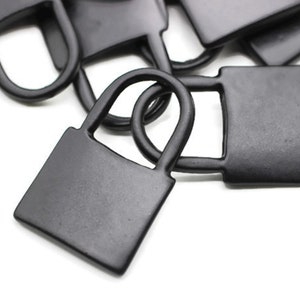 Breloques cadenas noir mat, breloques mini pendentif 19 x 30 mm, pendentif cadenas, breloques bracelet, breloques collier, breloques boucles d&#39;oreilles, PDCH