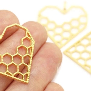 Gold Honeycomb charm, Honeycomb pendant, Necklace Jewelry, gift for her, Jewelry Making, necklace charm, bezel charm, Honeycomb heart, HRPC
