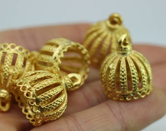 22 K Gold Plated Crown Bead Caps, 14 mm Inner Filigree Cone Caps, Tassel Caps with one Loop, Boucles d’oreilles en filigrane d’or, Casquette Tassel, BCPK