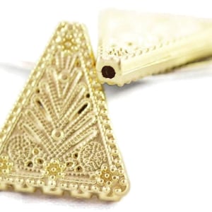 24k Gold Plated Multi Strand Triangle Filigree Connectors, 24x 27 mm 5 Hole Laced Gold Triangle Charms, Triangle connectors TRBC