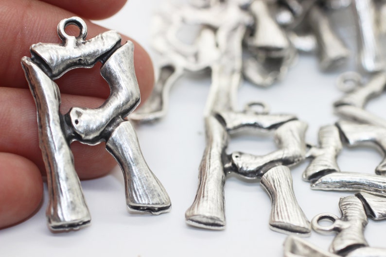 Chain Letter R Letter R, Initial Alphabet Letter Pendant Necklace Matt Silver Plated ...